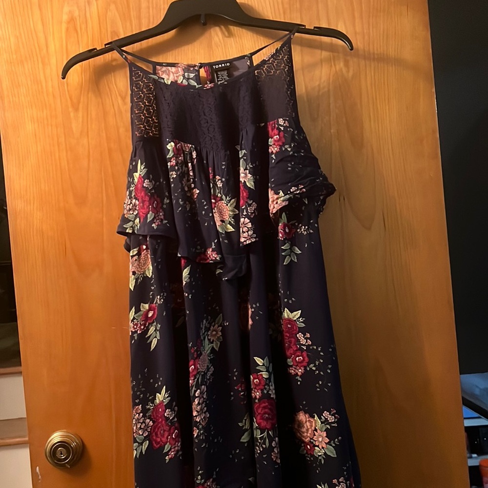 Torrid sleeveless shirt